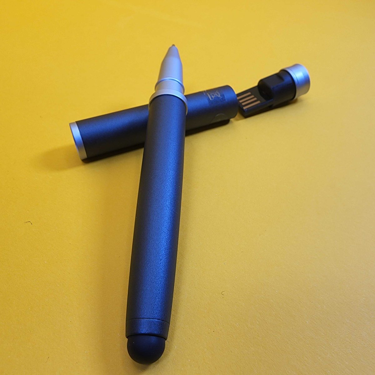 USB_Planet's tweet photo. Keep your data safe and secure with our selection of USB pens. Now available at:
https://t.co/47zyHlyTaX

#usb #pen #data #corporate #flashdrive #promotion #promoitems #gifting #student #tradeshow https://t.co/IWWiOuF7Qb