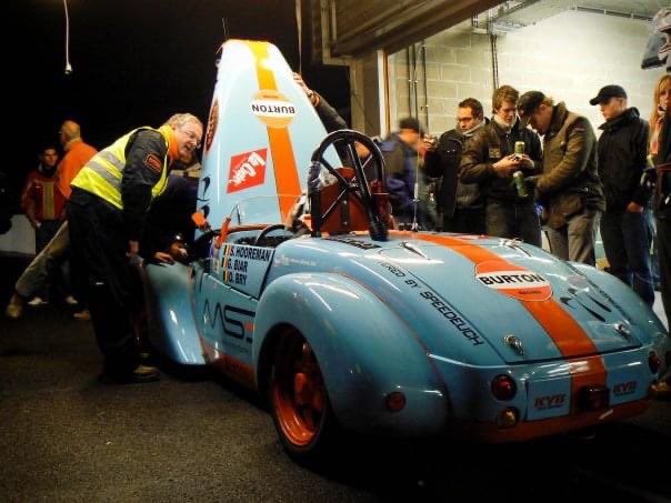 Thibault_BEAL's tweet photo. Pour clôturer ce #blueber, je propose ceci.
24h 2cv de Spa Francorchamps 2009 https://t.co/UaEFENXOL5