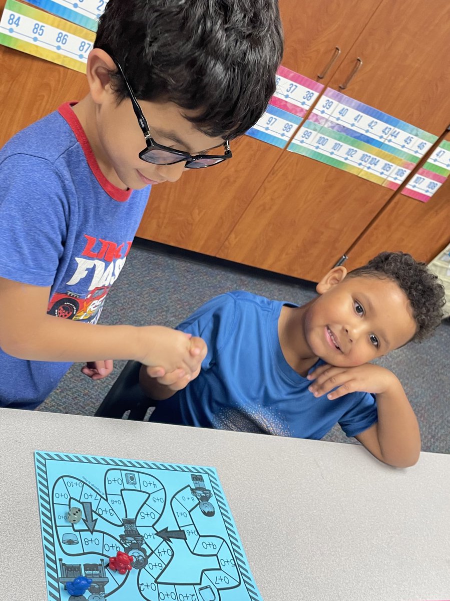 RAndradeK's tweet image. Teamwork is so much fun! #pumapride #levelu