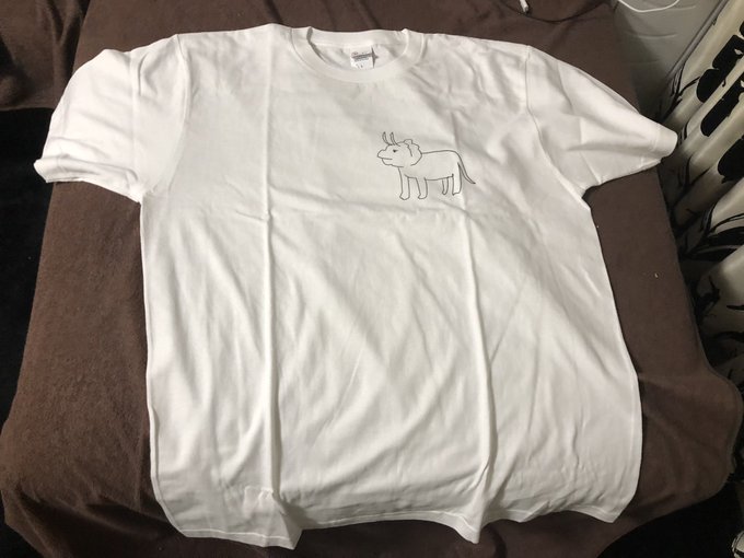 ミラナさん印の素敵なTシャツが届きました✌️
トリケラトプス! https://t.co/HwoTHfwZa9 