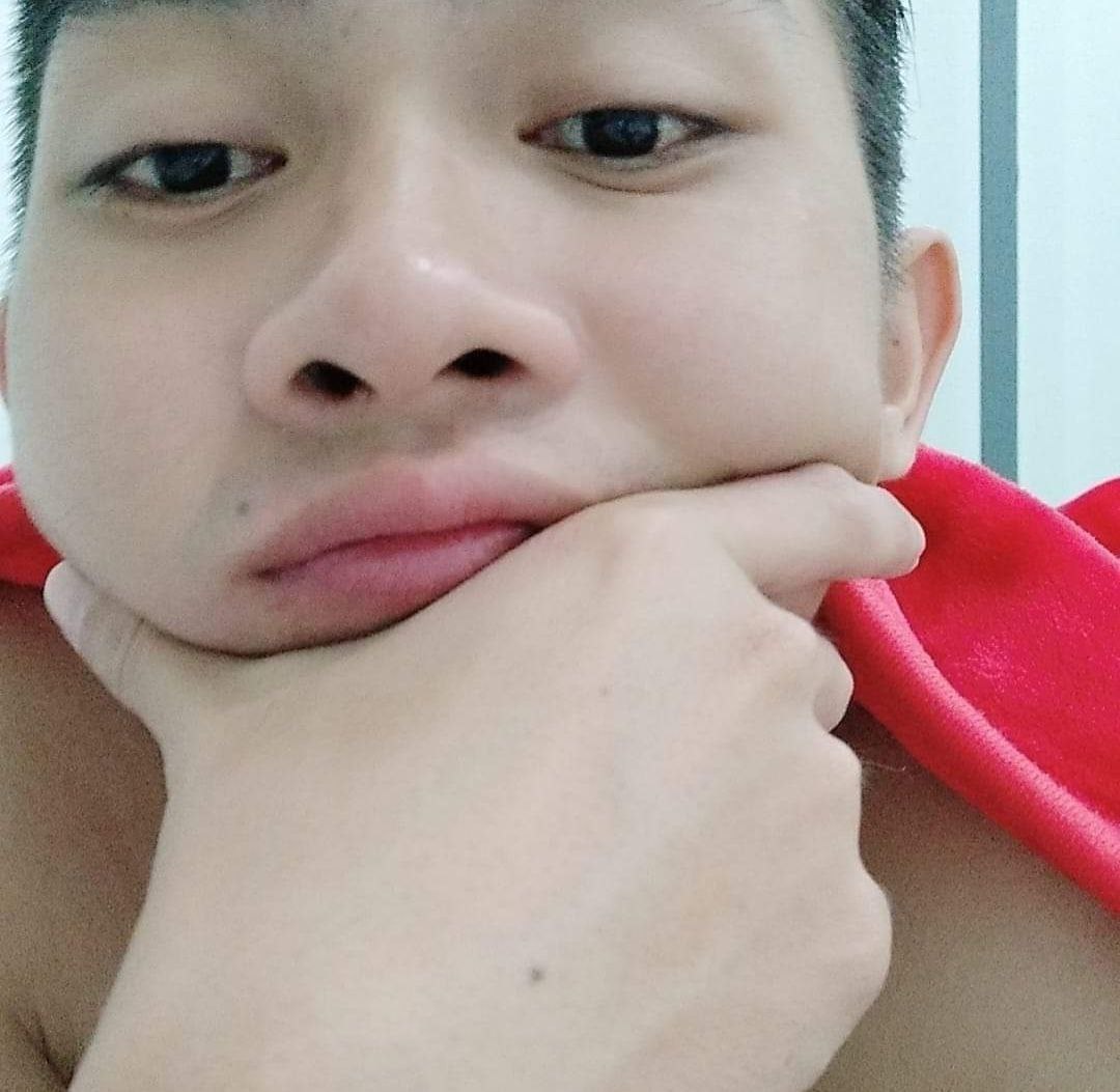 Eward095's tweet photo. @meochubby Mới ngủ dậy. Trưa nay ăn gì chội https://t.co/7KUnwln8jE
