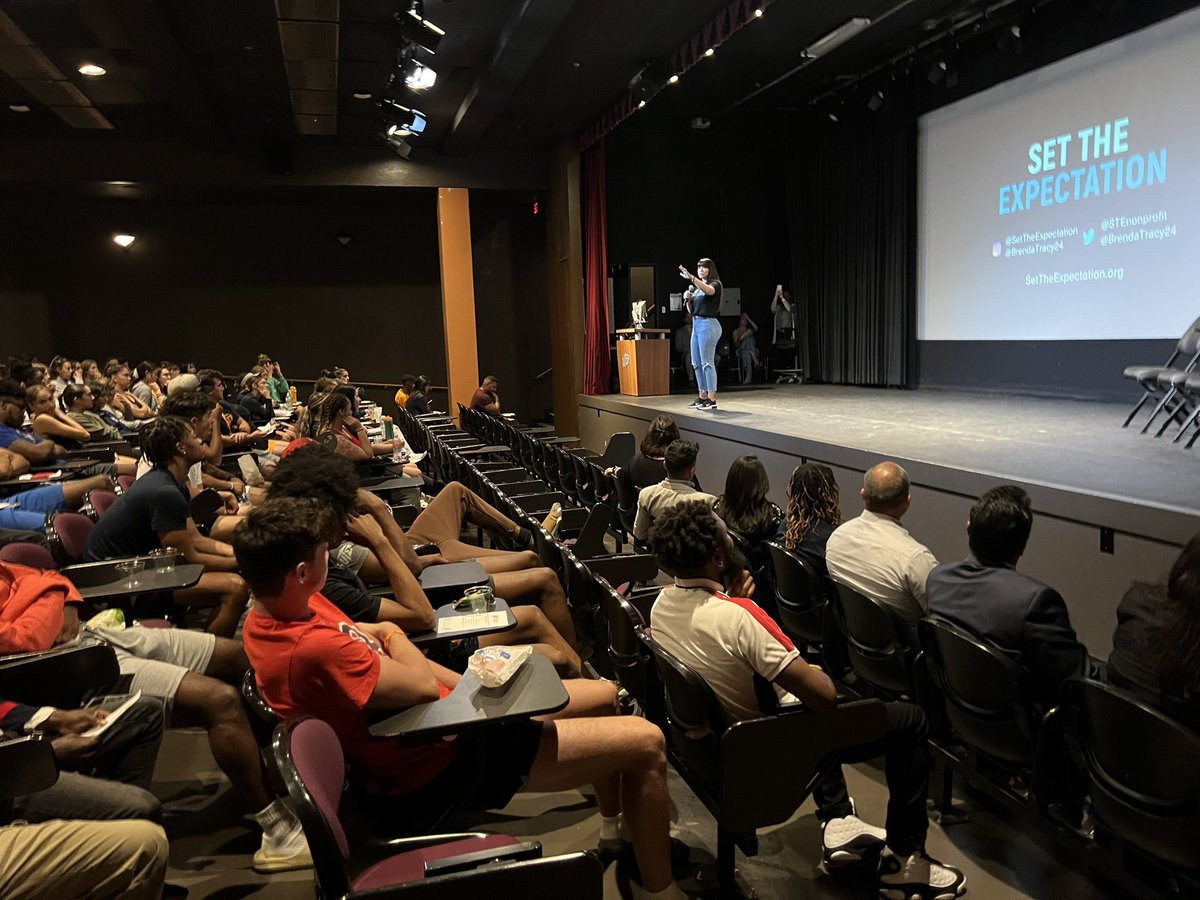 UTEP_SAAC's tweet photo. @brendatracy24 #settheexpectation thank you SO much for talking with our miners tonight &amp; sharing your story! We all learned what an impact sexual violence and mental health has, and how setting the expectation everyday can benefit us all! As always Miners #picksup 🧡⛏ https://t.co/RGtbKH3wmp