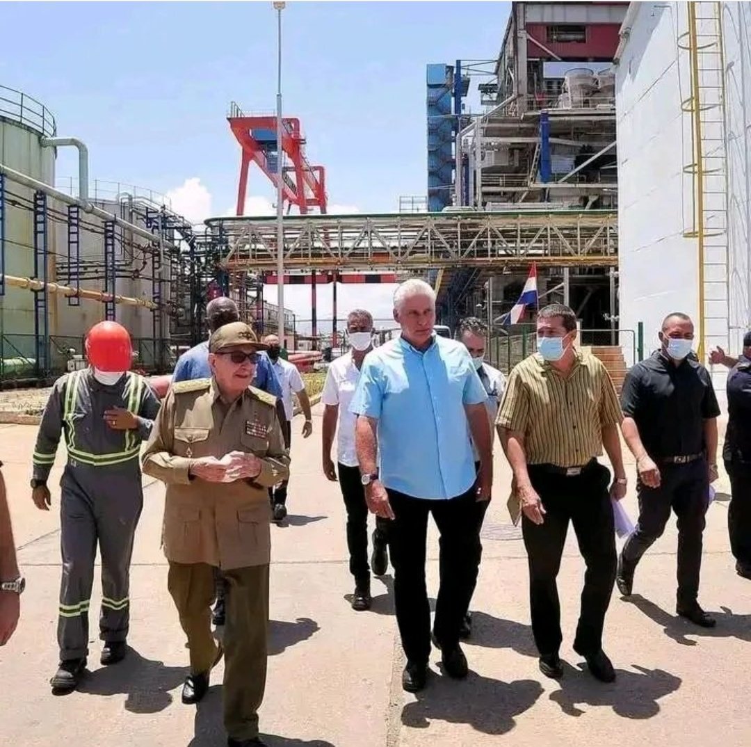 osvifcastillo's tweet photo. #RaulEsRaul y está en  todas las cuestiones estratégicas de #Cuba, los #desesperados deben informarse mejor #CubaPorLaVida https://t.co/duoYXpDyTA