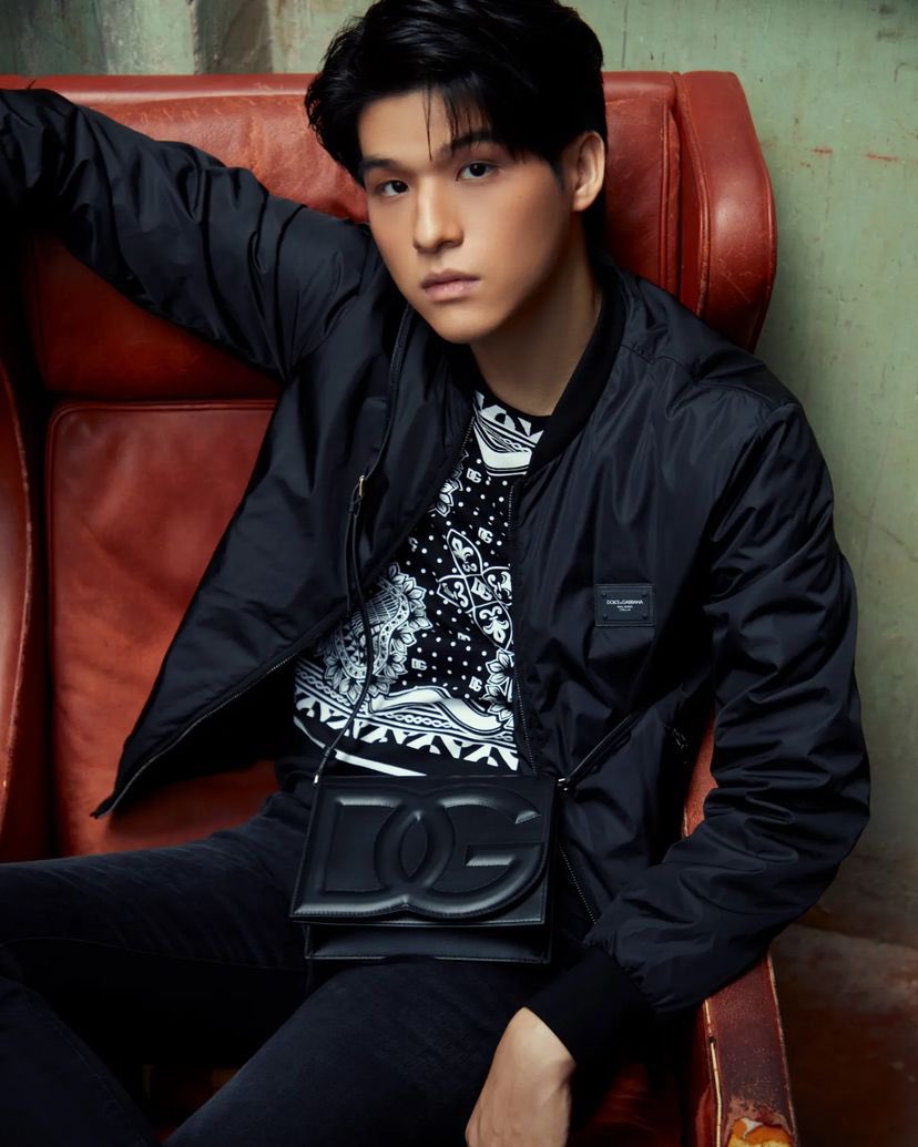 haochalarmtosky's tweet photo. 🖤 เงินเดือนออกพอดี
📸 Skywongravee
📅 2022•08•31
#skywongravee
#dolcegabbana
#DGPF22 https://t.co/J2Tz0c6BvK