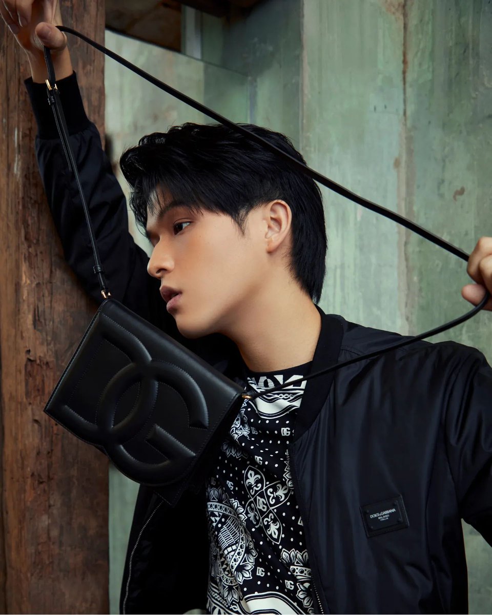 BlueskyandMM's tweet photo. Sky in Black🖤
#skywongravee
#ก้อนเม��ของสกาย
#dolcegabbana
#DGPF22
#DGDarkside
#DGLogoBag https://t.co/yIUsutRfIw