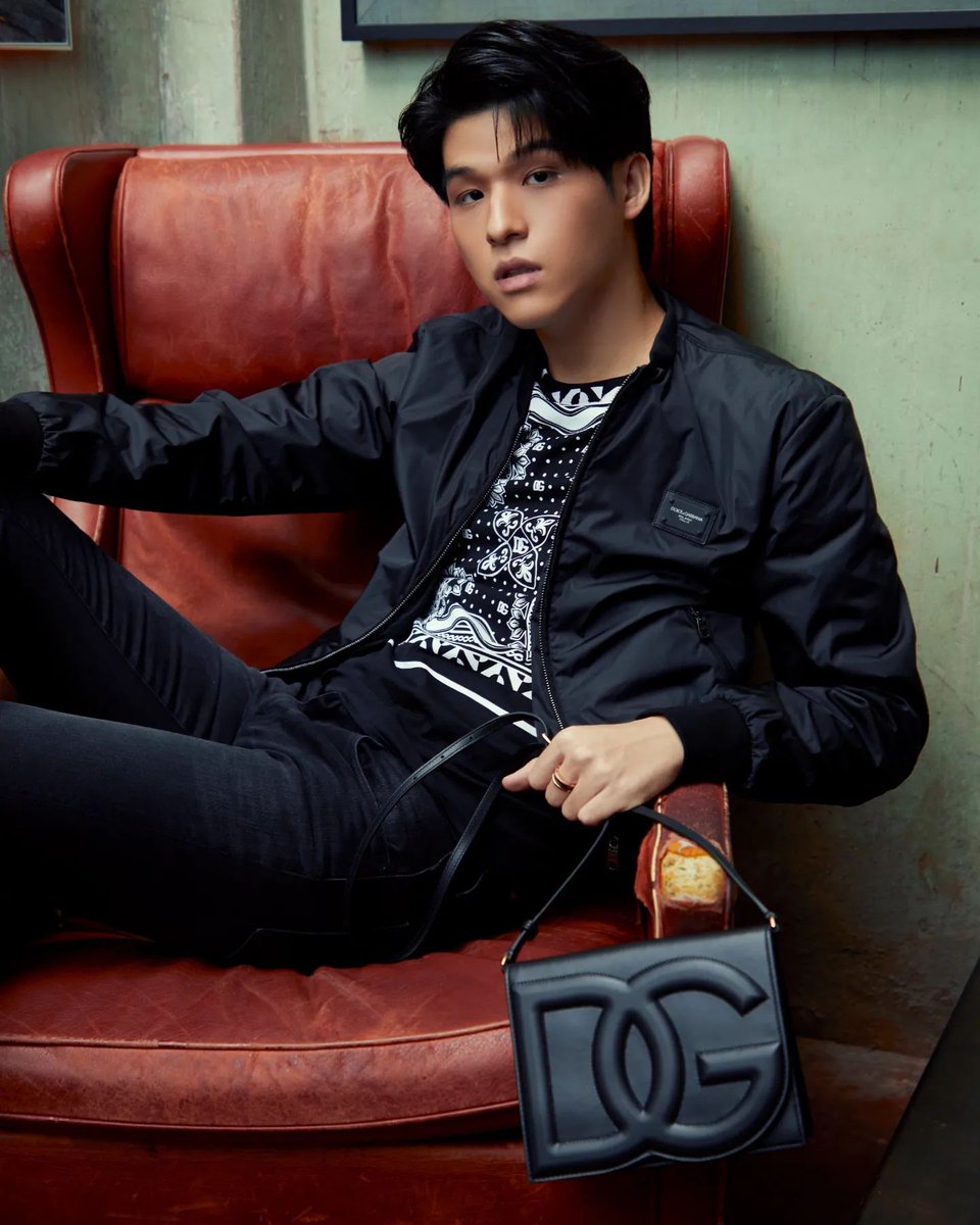 BlueskyandMM's tweet photo. Sky in Black🖤
#skywongravee
#ก้อนเม��ของสกาย
#dolcegabbana
#DGPF22
#DGDarkside
#DGLogoBag https://t.co/yIUsutRfIw