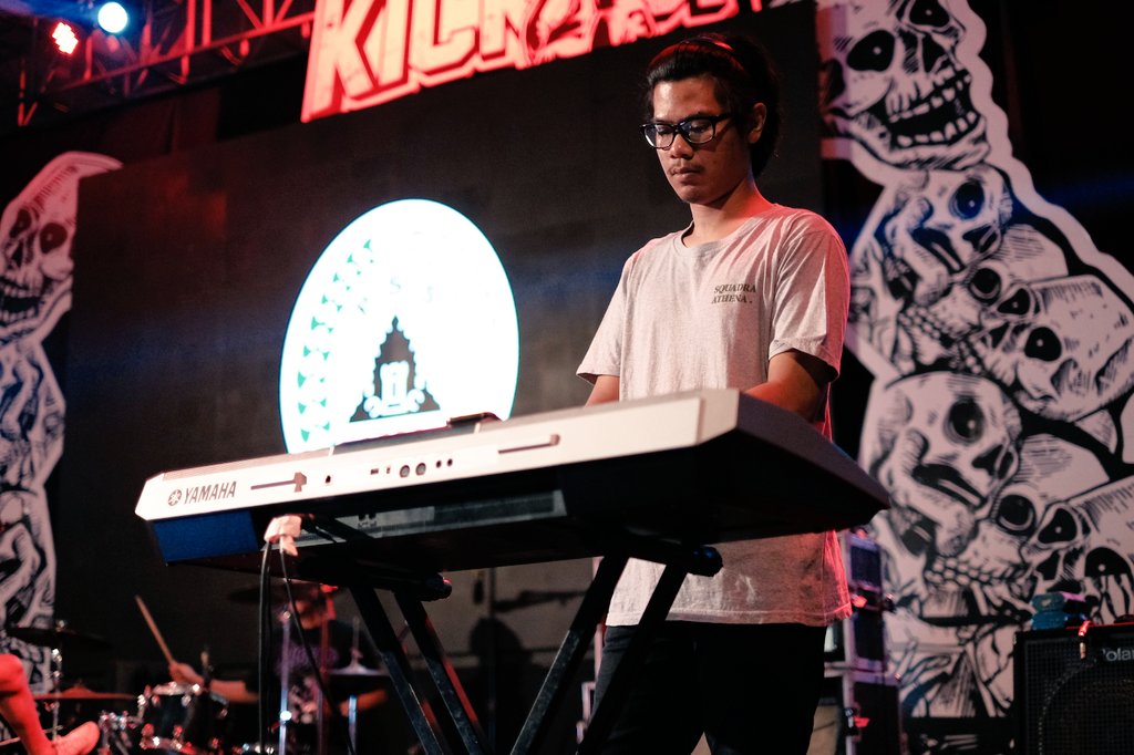 YohanesCahyo76's tweet photo. Terimakasih diberikan kesempatan Tetabuhan kembali.
@CampusBoys1976
@heypujangga
📷 @ozzazuu
#KickOff3 #ROCKdaRING https://t.co/OSlp6fjewf