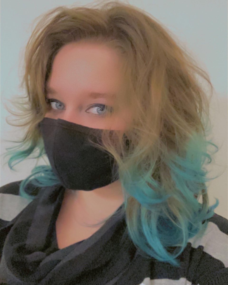 hummingfinch's tweet photo. Everything is blueeeee 🖤💙 #ThisIsGoth #EveryDayGoth #BlueHair https://t.co/IJZ21MTdQs