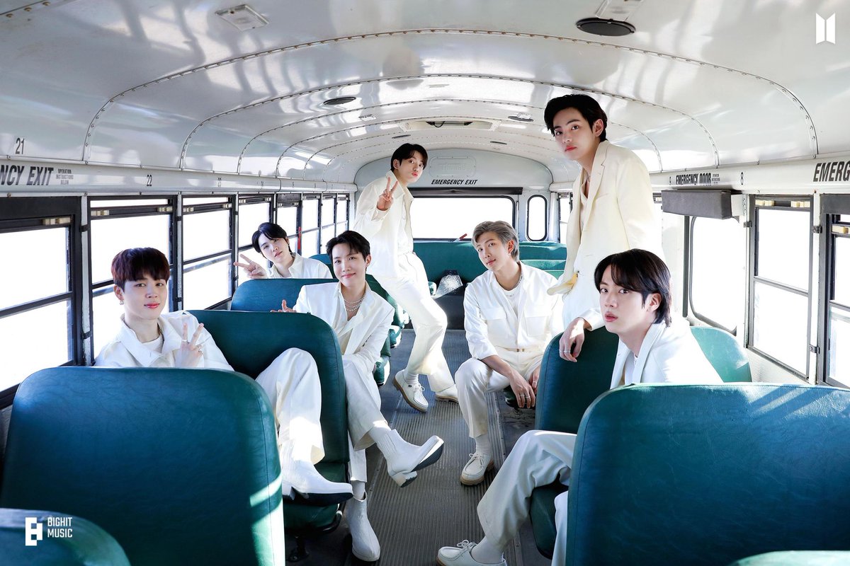 SexiestJiminie's tweet photo. Congratulations to all of my darling ๐๐ฅฐ๐ for winning Group of the year๐ฅฐ๐๐
#BTS #VMAs #BTS_VMAs https://t.co/N4vnO28BPv