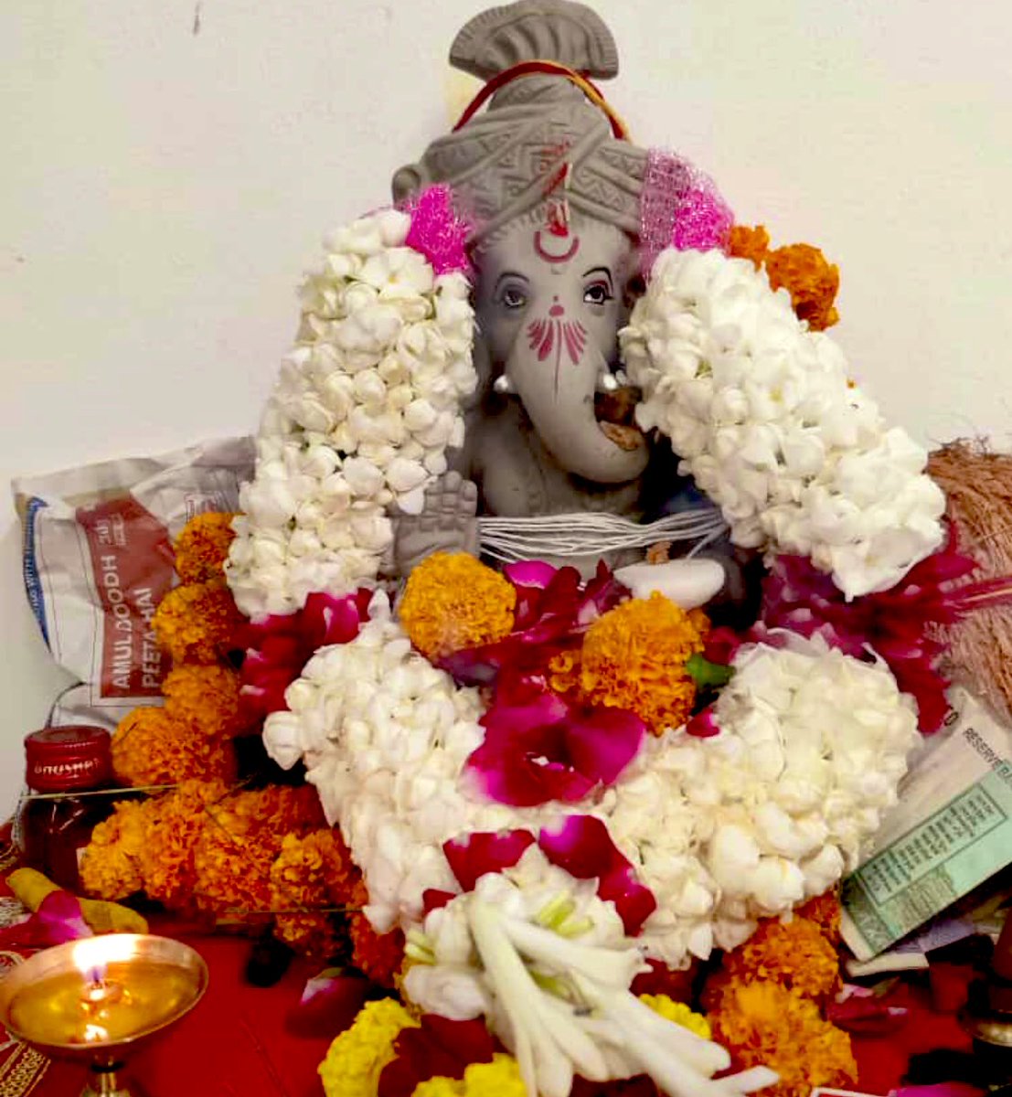 RealtyDart's tweet photo. “गणपति बप्पा मोरया, मंगळमूर्ती मोरया, #GaneshChaturthi #realtydart #properties https://t.co/HwXdfVfUZ7