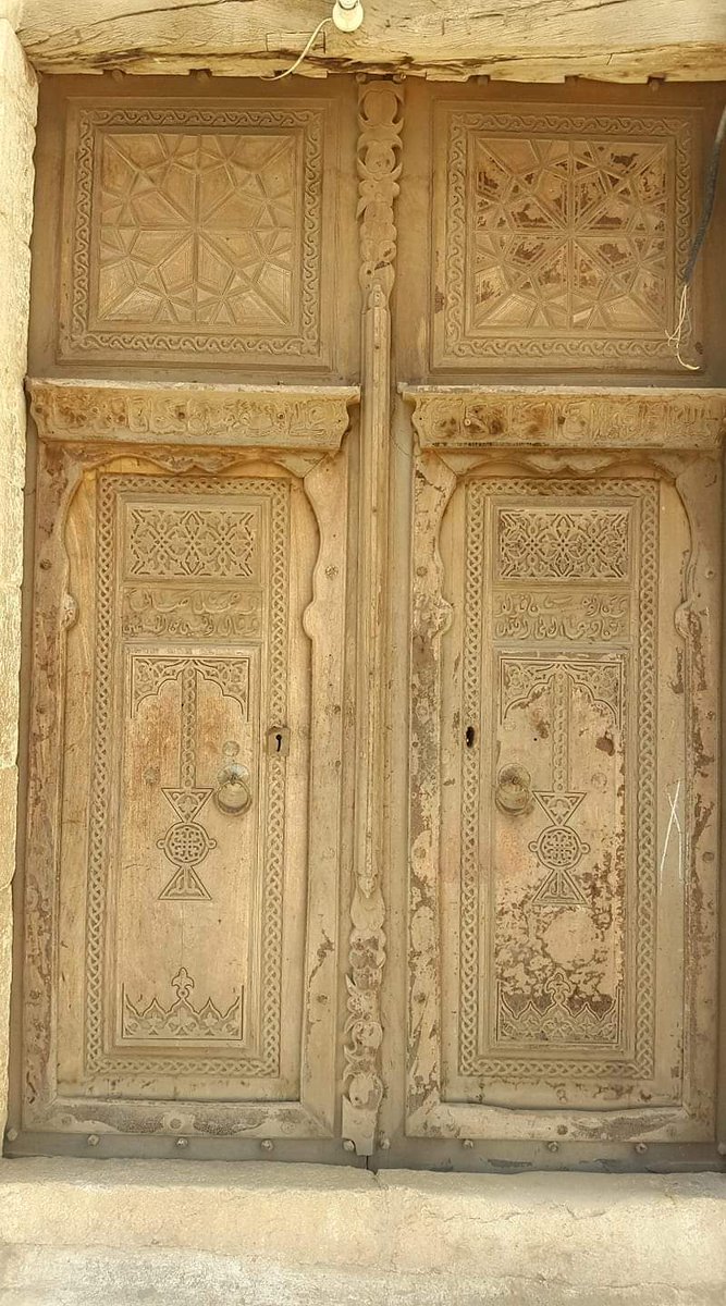 نموذج لإحد أبواب مدرسة العامرية التاريخية ♥️
📍البيضاء