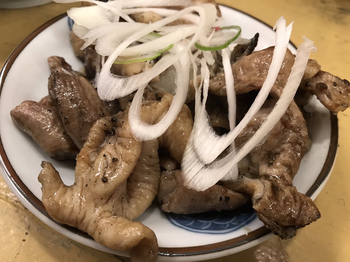 サワー飲みながらのレバーとホルモンはサイコー♪('ε` ) 