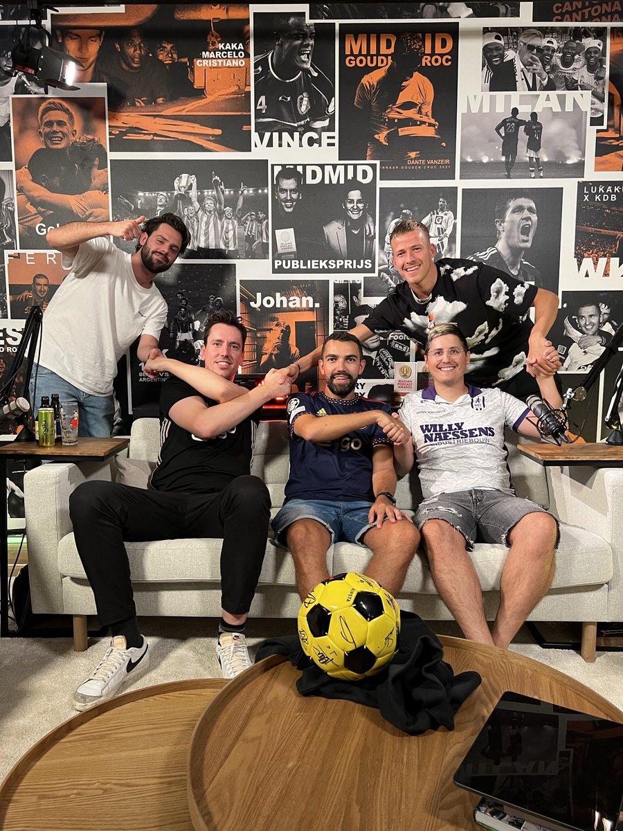 Vanaf volgend tussenseizoen zijn we te bekijken en te beluisteren op de kanalen van @Friendsofsport ! 

Hiervoor willen we iedereen bedanken die massaal heeft geluisterd naar onze afleveringen en uiteraard @Friendsofsport voor deze unieke kans! 

Tot volgend seizoen! ⚽️🎙