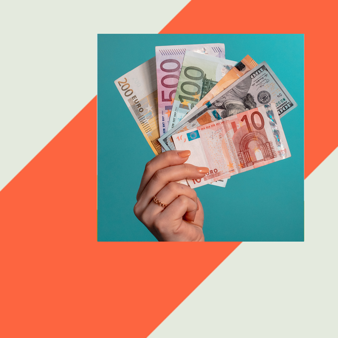 𝐌𝐢𝐧𝐢𝐦𝐮𝐦𝐥𝐨𝐨𝐧 𝐬𝐭𝐢𝐣𝐠𝐭 𝟐𝟎𝟐𝟑 𝐦𝐞𝐭 𝟏𝟎%  Lees meer op: bit.ly/3AW8wZz 

#nieuws #minimumloon #salaris #2023 #stijging #AOW #Bijstand #HR #finance