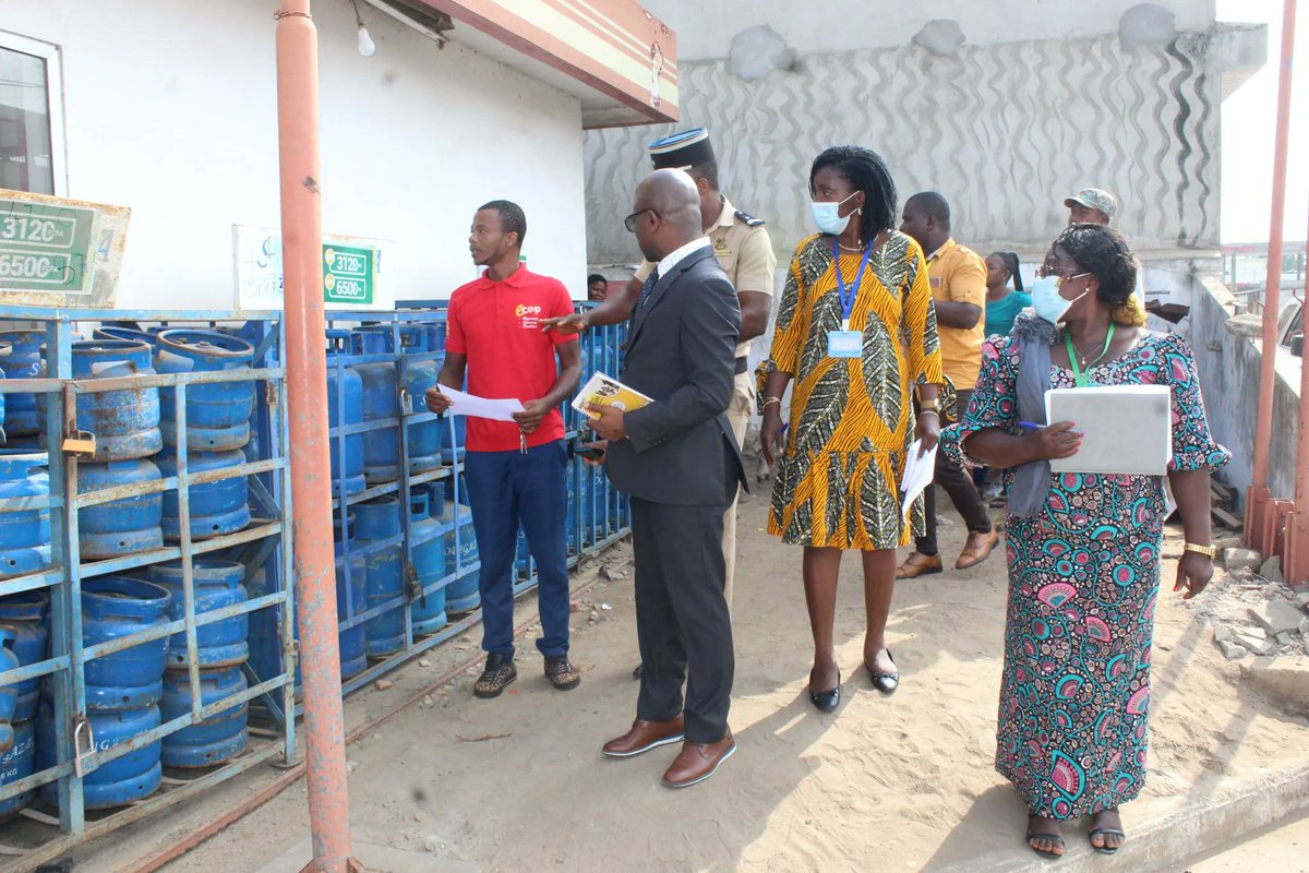 afroaware tweet media