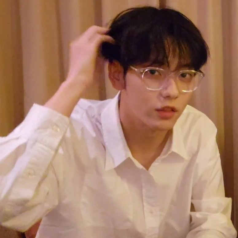 hourly soobin tweet media