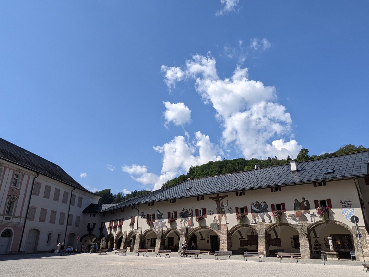 TommiesGuides's tweet photo. Stunning #FWW Berchtesgaden war memorial fresco above the arcade in the palace square. It depicts: Assault. Farewell to the Fatherland. God with us &amp; Homecoming. US forces painted over the original &amp; artist Josef Hengge replaced end scene (Trench Warfare) in 1952 &amp; added WW2 ref. https://t.co/fdZ16ObaTH