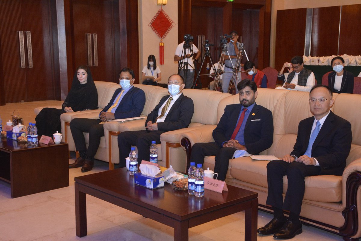 SPG_of_Bal's tweet photo. Thank you Ambassador of China for inviting me at Ceremony held at embassy Cheque presented of 3 hundred thousand USD China is our time tested Friend and always Support as iron brother.
@iFarahAzeemShah https://t.co/3p6st6JRcF
