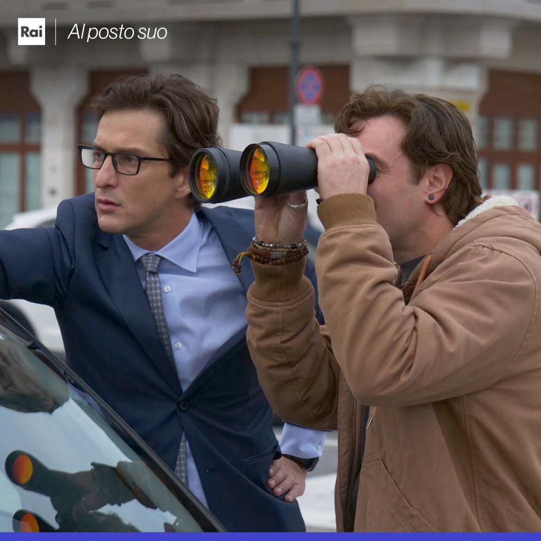 RaiUno's tweet photo. Damiano e Chicco sono due fratelli gemelli con caratteri e stili di vita del tutto opposti. I due, che non si frequentano da 15 anni, vengono obbligati dal padre a scambiarsi di ruolo. 🍿 #AlPostoSuo, stasera, venerdì #2settembre, in prima serata su Rai1 e RaiPlay https://t.co/TJhHQNHZqM