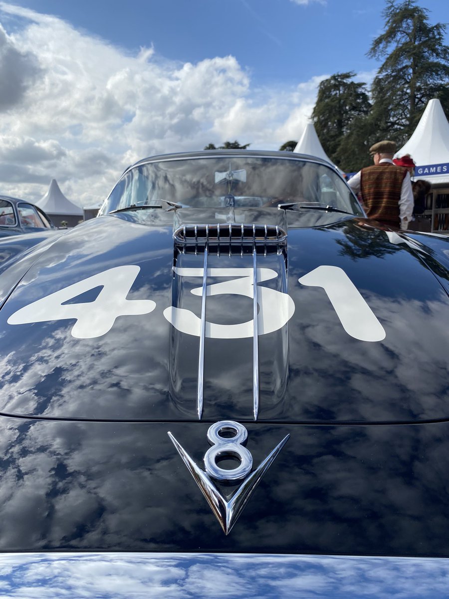 quillerrees's tweet photo. Badge engineering #citroensm #ghia #giuliass #fiat8v https://t.co/PSEdseCcIt