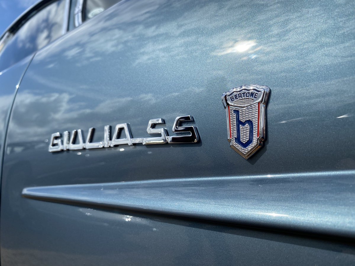 quillerrees's tweet photo. Badge engineering #citroensm #ghia #giuliass #fiat8v https://t.co/PSEdseCcIt