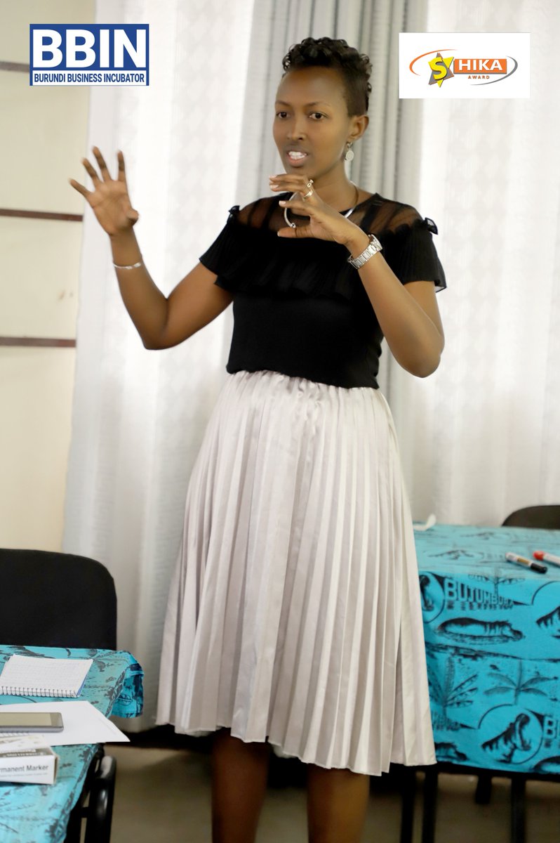 Ce fût le tour de la maîtrise des coûts pour les candidats de SHIKA Award édition 2022. Ce lundi et Mardi, ces derniers ont suivi le module sur la maîtrise des coûts de leurs entreprises dont les points saillants étaient : les types des coûts dans une entreprise, son rôle.