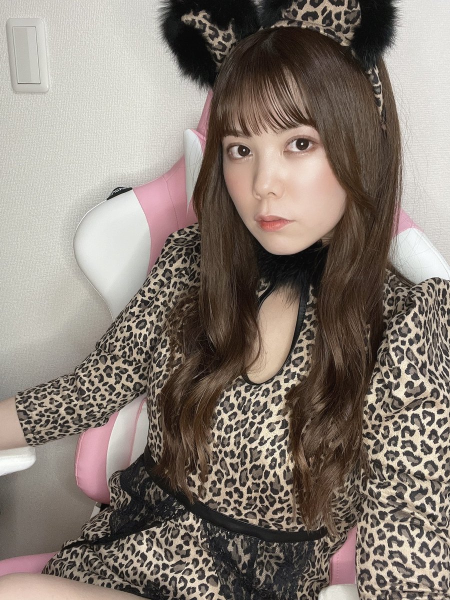 imiyamikis2's tweet image. かなり前に() #欲しいものリスト から #AutoFull のゲーミングチェアが届きました🪑
ありがとうございます💖
めっっっちゃ可愛い😍❤️
すでに持ってる #RAZER のゲーミングヘッドセットと合わせたら最強👏🏻
少しずつ理想の配信部屋に近づいてる✨
amazon.co.jp/hz/wishlist/ls…