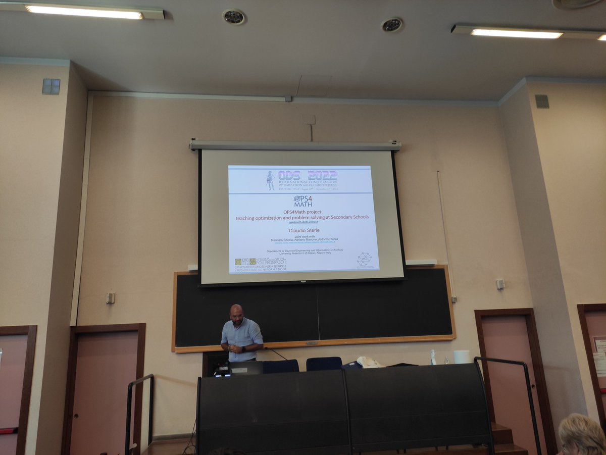 AliceRaffaele1's tweet photo. #ODS2022 #TeachingSession
Claudio Sterle presents #OPS4Math (https://t.co/jpmLNIcx0F) a training course for Italian higher secondary school teachers based on problem-solving, optimization and algorithms. It also includes some #orms, and there'll be soon an intersection with #ROAR https://t.co/f1UGlB8cWI