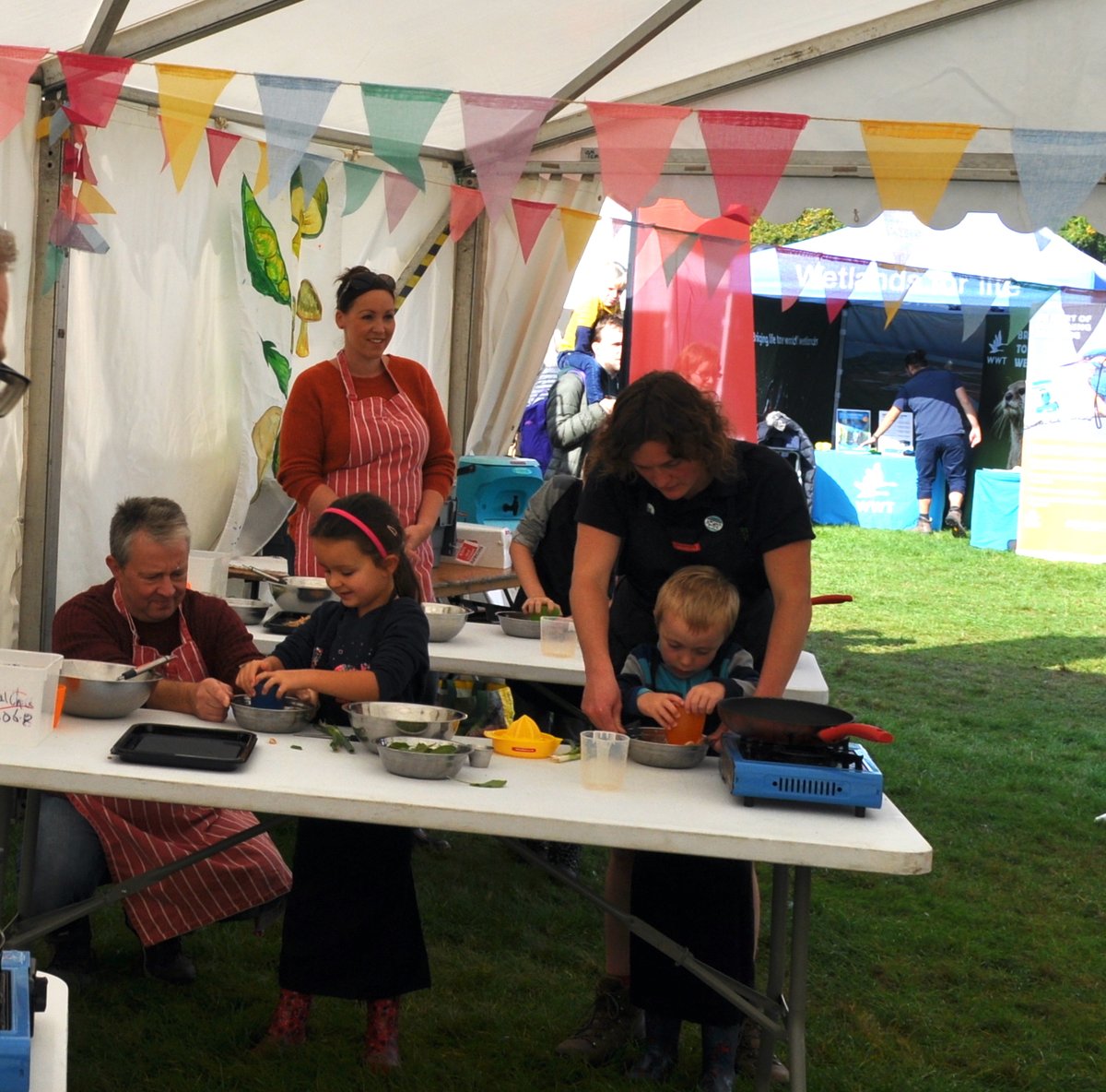 forestshowcase's tweet image. We are delighted that Glyn Owen @kidsandfood will be joining us to offer Parent &amp;amp; Child Cookery Sessions. 
This year we will be cooking Butternut Squash Risotto!
forestshowcase.org/parent-child-c…
#forestshowcase #deanwye #forestofdean #kidsactivities #kidscooking