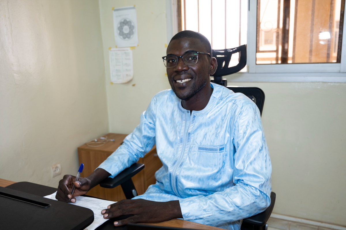 CorpsMali's tweet photo. #Grâce_à_lui
Lui, c’est Youssouf S. TOURE, notre Financier Terrain.  
Son travail consiste à la gestion des aspects financiers pour certaines régions. Il est le garant de la conformité
Grâce à la participation de TOURE, Mercy Corps Mali atteint ses objectifs. 
#mercycorpsmali https://t.co/xqCW78PuVa