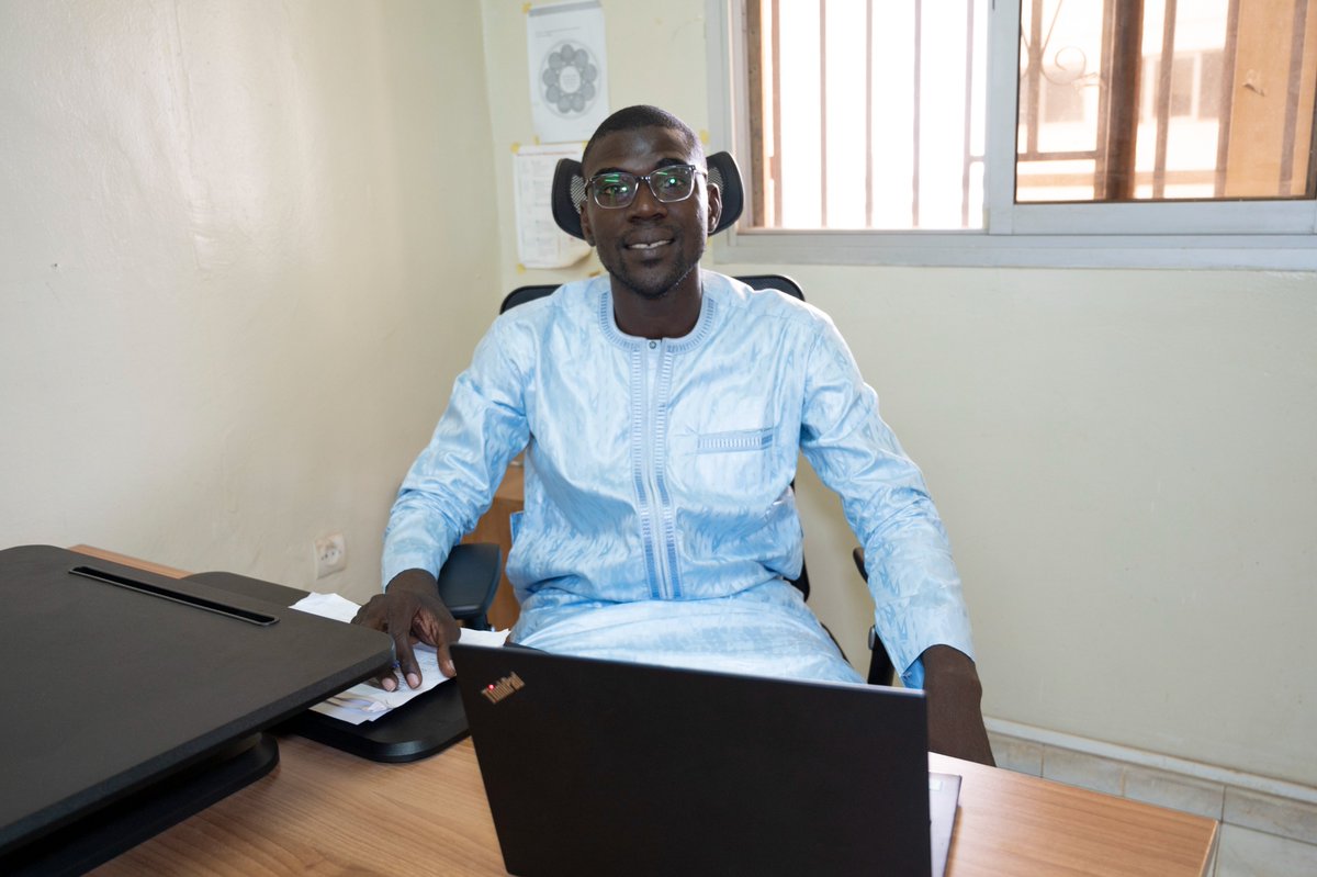 CorpsMali's tweet photo. #Grâce_à_lui
Lui, c’est Youssouf S. TOURE, notre Financier Terrain.  
Son travail consiste à la gestion des aspects financiers pour certaines régions. Il est le garant de la conformité
Grâce à la participation de TOURE, Mercy Corps Mali atteint ses objectifs. 
#mercycorpsmali https://t.co/xqCW78PuVa