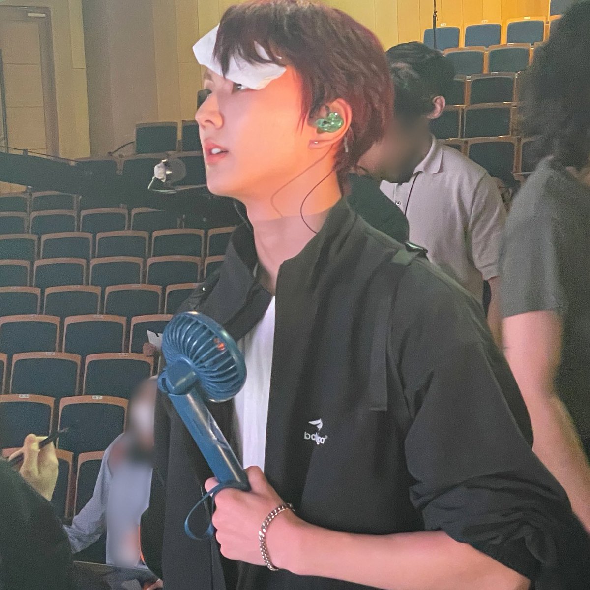 ติด tw 2 รุปนี้ที พี่เขาหล่อsussss ใจวาย