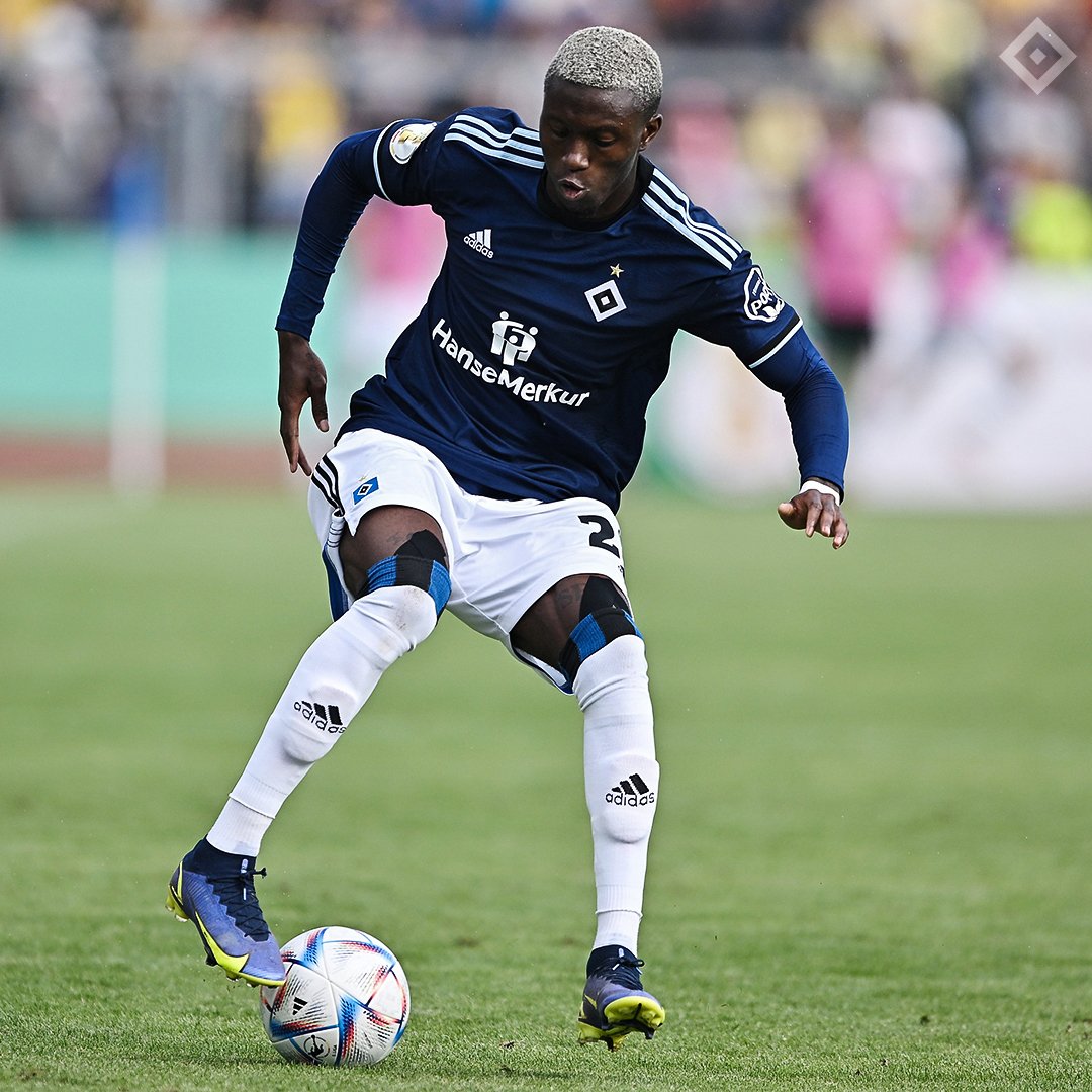 🚨 OFICIAL 🚨

✍️ Aaron Opoku deja el Hamburgo para incorporarse a la disciplina del FC Kaiserslautern.

👋 Suerte en tu nueva etapa, Aaron. 

#nuderHSV #HSV