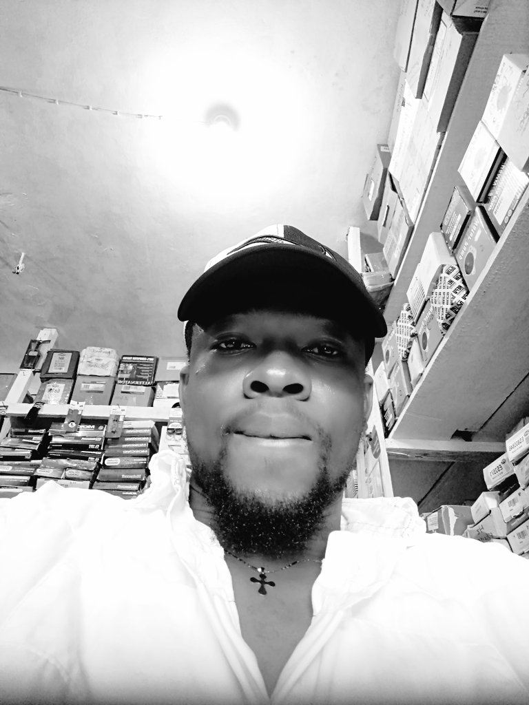 Mykspencer's tweet photo. August, you do well. Ember months, please have sense. 🙌
Don't mess with our mental health. #Be_Nice 🍷 https://t.co/EICwEOrhmD