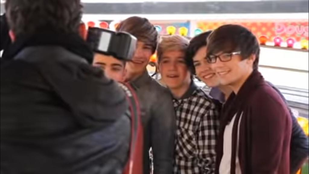 ltthrowbacks's tweet photo. 11 years ago (August 31, 2011) - 'Dare To Dream Book (photoshoot)' video posted on YouTube https://t.co/eI7690RLlC
