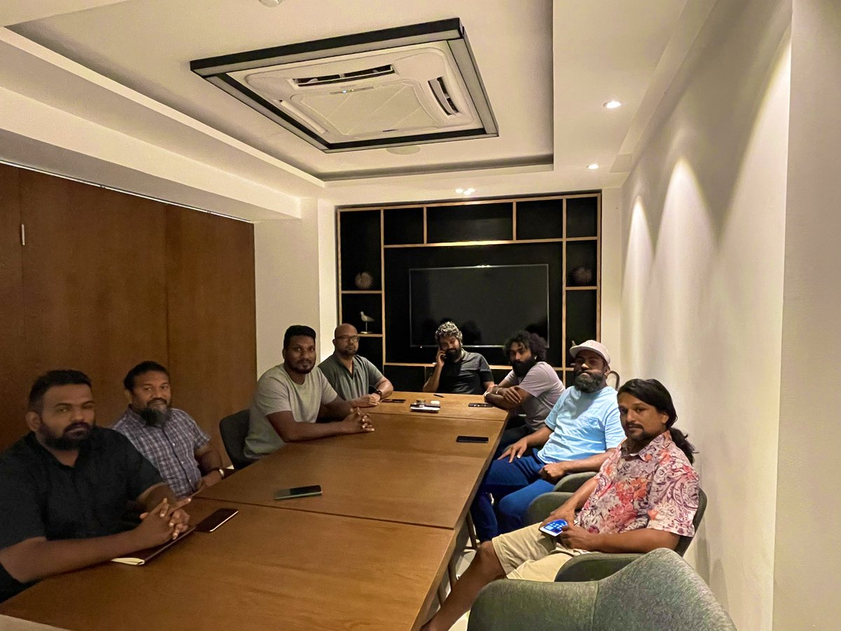 ibr_abdulla's tweet photo. Board Meeting @ClubGreenStreet 
@Beehivehotel 

@MuaviyaKhaleel @AliEyman1 @AhmedIhuthisaam @Saaidh16 @umeyka1 @nistharrr https://t.co/KB1D3gix0F