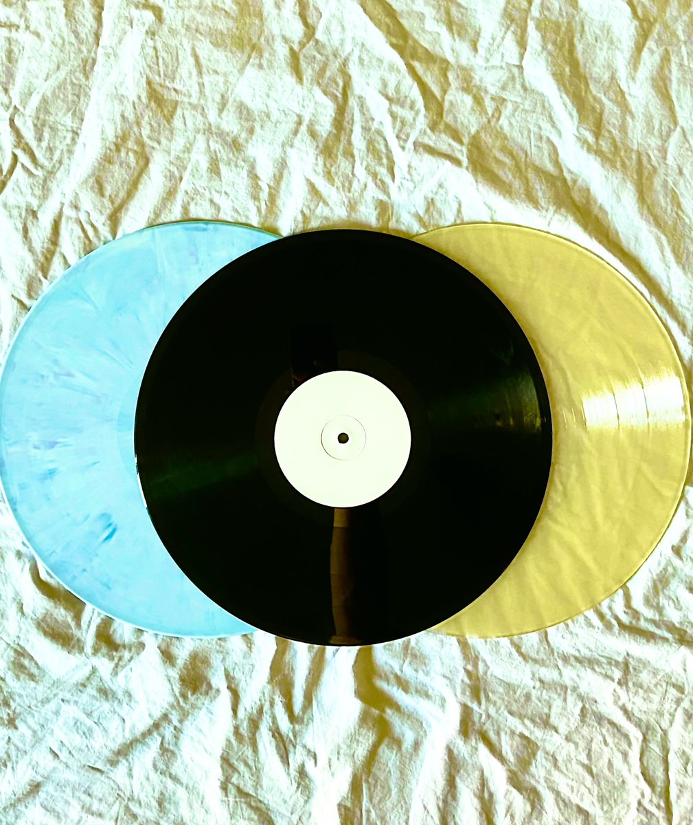 mePlayboy's tweet photo. Three turntables 
Bunch of modern Ukrainian records 
Me alone

Vlad Fisun - Tryzub Part II
https://t.co/pxEdghCVXT

Project details
https://t.co/6OPFW7dnXI https://t.co/XbWAGBiUDv