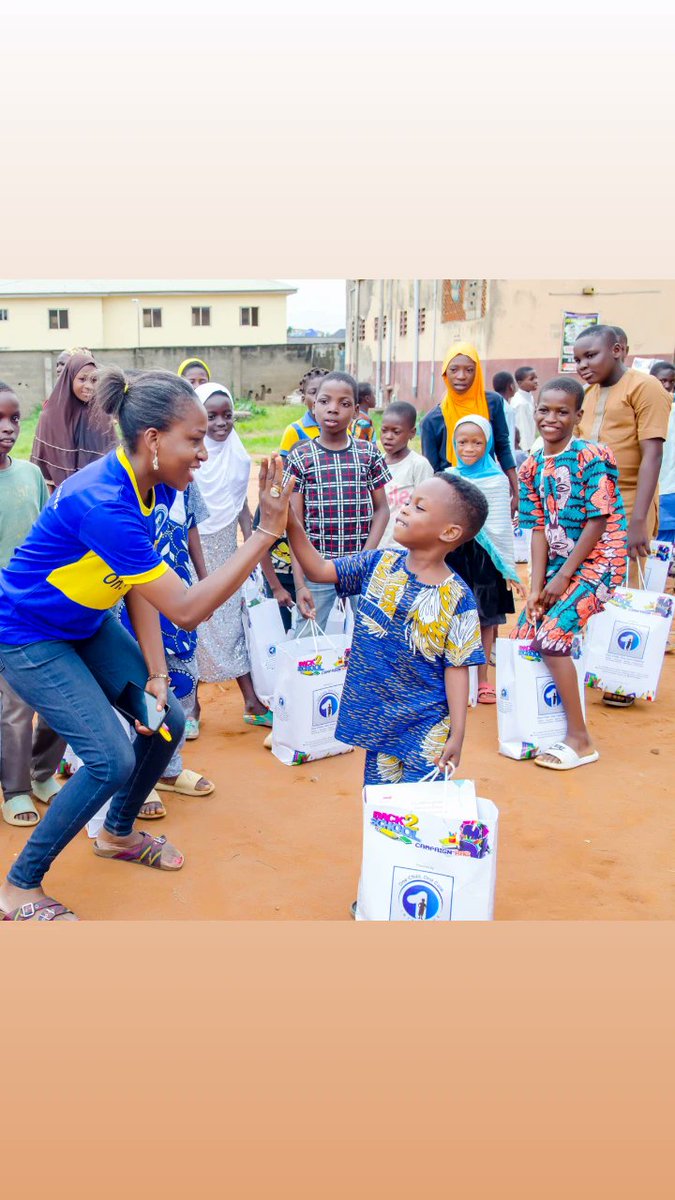 onechildonecare's tweet photo. This is why we do all that we do!
Team OCOCI- The hands that care😊!
Call - 09031939864 for more details.
#OneChildOneCareInitiative
#SchoolSupportCampaign
#EducationalMaterials
#Supportforlessprivileged
#SupportForChildren
#SocialImpact
#NGOs
#NGOsInLagos
#SDGs https://t.co/2GCKofo4Zx