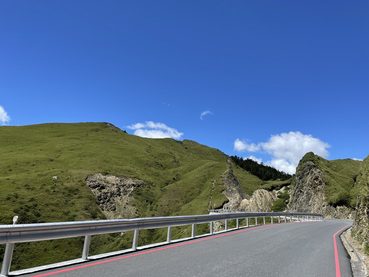 沿路優美的景色。
#武嶺 #合歡山 #山巔 #美景 #雲夕