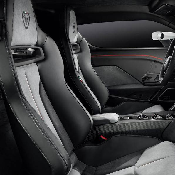 recaroauto's tweet photo. Cruising Italian style. That's amore.
“Lightweight" was the starting concept that designers and engineers had for the @italdesign_official #Zerouno. But when it comes to "lightness", the seats from RECARO Automotive should not be missing in the interior.
*Available globally.* https://t.co/0PidOEHCK2