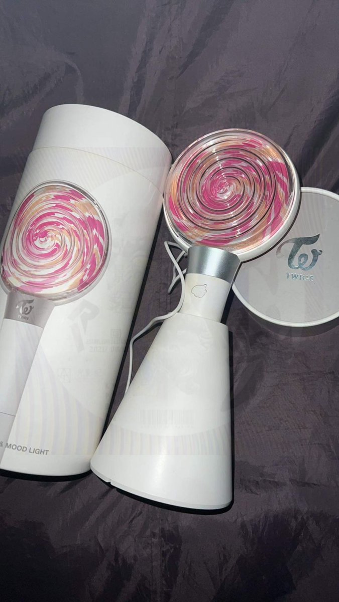 staeripop's tweet photo. WTS LFB CANDYBONG CANDY BONG VER 1. TWICE LIGHTSTICK LS PH

1.5k php + LSF
1.4k if payo

DOP: 3 days
MOD: J&amp;T or SCO https://t.co/glJNeY2xVC