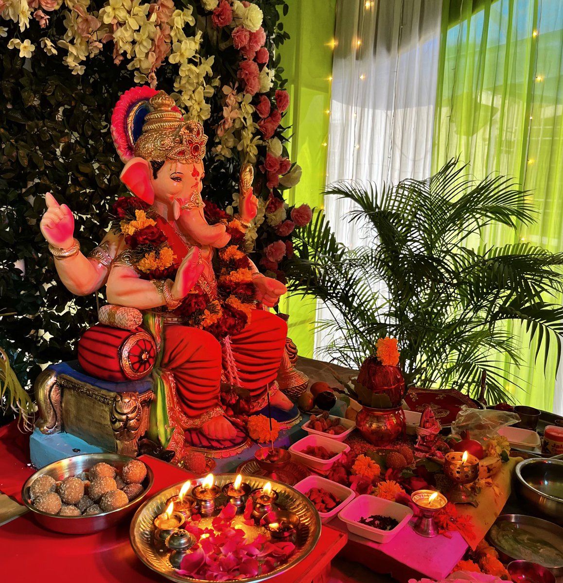 Ganpati Bappa Morya!! 🙏 Modak’s have to be my favourite thing, this festive season!! 😛 Wishing everyone a very happy #GaneshChaturthi!! May lord Ganesha shower you with lots of love and happiness. #GaneshChaturthi2022