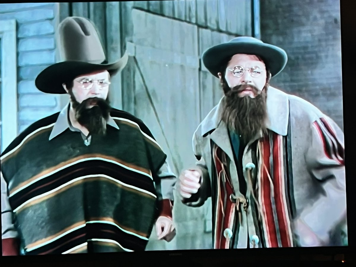 Condimentgrrl's tweet photo. Hasids on the run  #TCMParty #TwoGuysFromTexas https://t.co/4RwLVrkdHg