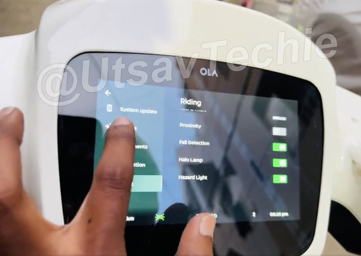 utsavtechie's tweet photo. The Very First Look at Move OS 3 running on OLA S1

Features: Moods (Different Themes 3 As of Now)
Store Documents
Auto brightness
Riding Features like Proximity, fall detection etc.

It is on OLA S1 it means S1 Pro &amp; S1 Both will get all these features in update this Diwali https://t.co/FeN6tadmBP