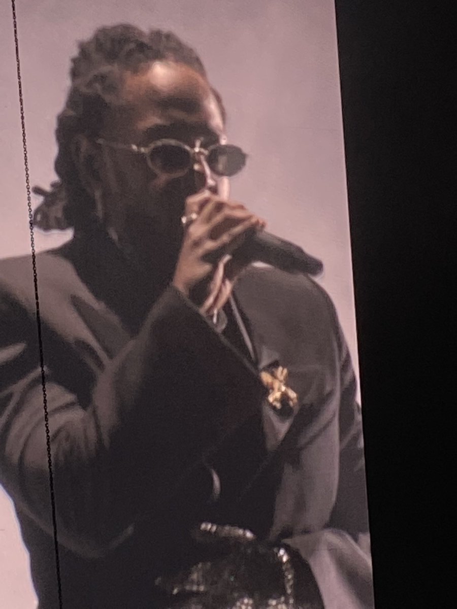 makexouthill0's tweet photo. Best fucking concert I’ve been too! Money well spent ! 
#KendrickLamar https://t.co/EoKfJz546Z