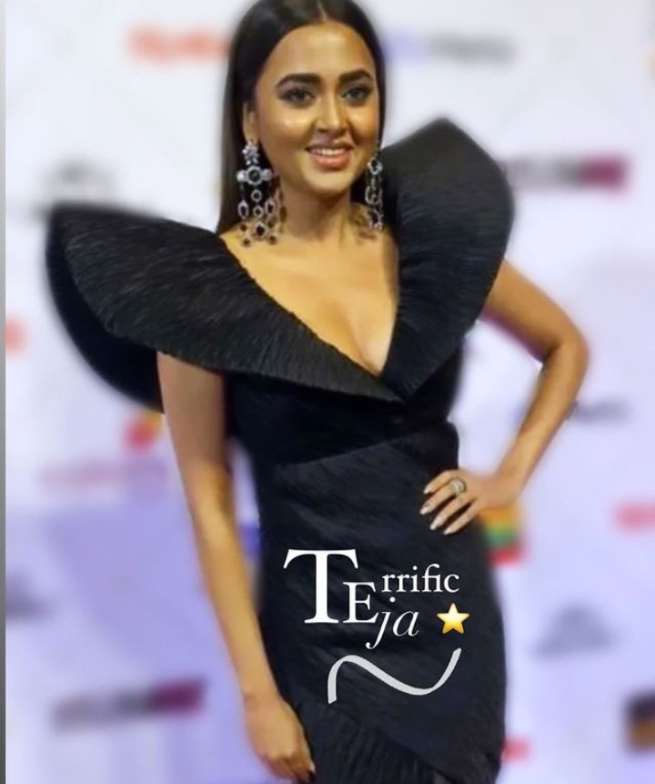 And Yesterday A Television Diva Attends #FilmfareAwards2022 🏆🖤

Looks So Elegent in Black🖤✨

#TejasswiPrakash