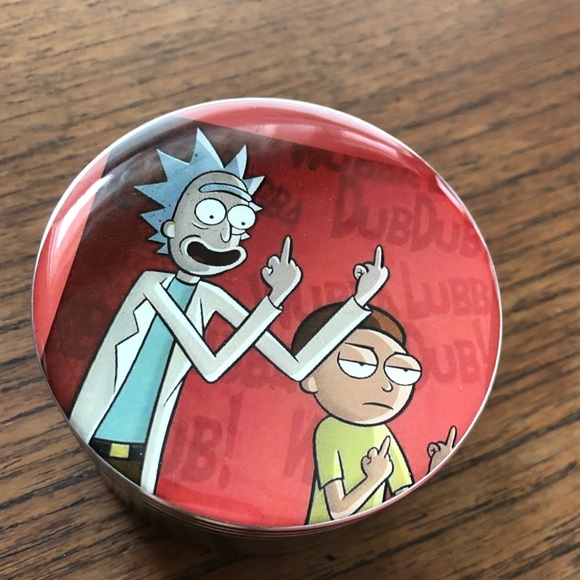 ZeroGravGlass's tweet photo. So good I had to share! Check out all the items I'm loving on @Poshmarkapp #poshmark #fashion #style #shopmycloset #rickandmorty: https://t.co/KbaIzHjDZX https://t.co/3m8IpQVujU
