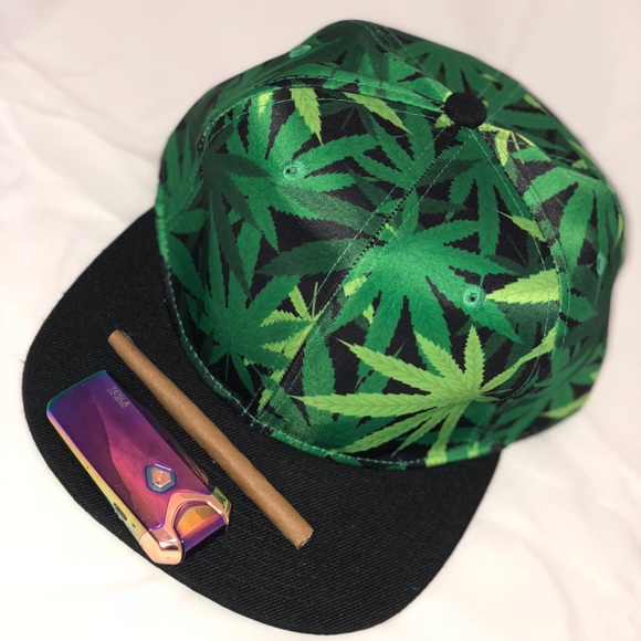 ZeroGravGlass's tweet photo. So good I had to share! Check out all the items I'm loving on @Poshmarkapp #poshmark #fashion #style #shopmycloset #rickandmorty: https://t.co/KbaIzHjDZX https://t.co/3m8IpQVujU