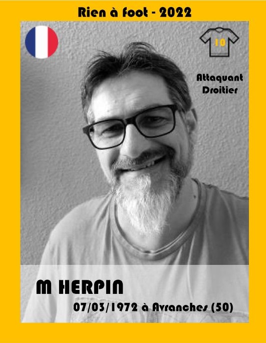 AMP_Editions's tweet photo. ⚽️Dixième auteur de "Rien à foot" : Michaël Herpin⚽️
✒️Poète, auteur jeunesse, dramaturge, nouvelliste et romancier, ce facteur normand installé à Saintes est à la tête de son troisième collectif. Il aime être où on ne l’attend pas et ses projets n’ont pas fini de nous étonner… https://t.co/NustNjNvm1