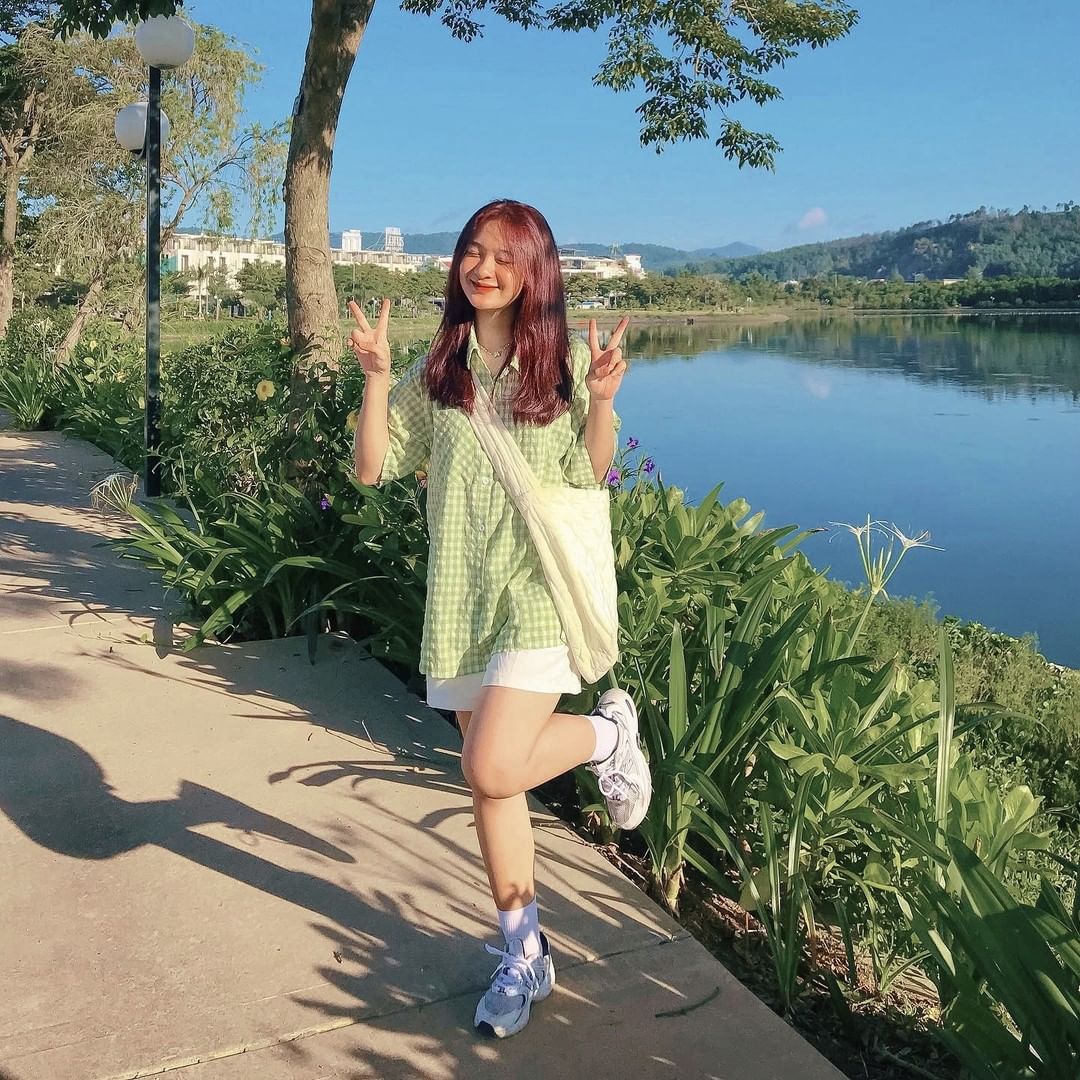 lovito_official's tweet photo. The summer vibes of this oversized blouse are undeniable.🌴☀️ Featuring the adorable im._.minhhue
💎IG: im._.minhhue
🔎 L12D16
🛒Shop now>>https://t.co/BQbomoASf2
👉Use 13% extra code: LOVITWEET

#Lovito #oversizedshirt #summervibes #plaidshirt https://t.co/e21KQyo2El